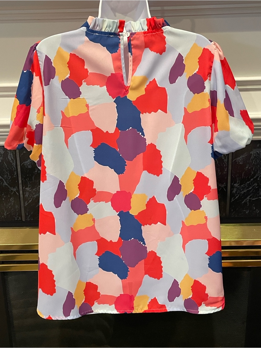 Abstract Print Ruffle Collar Smock Style Top - Picture 4 of 7